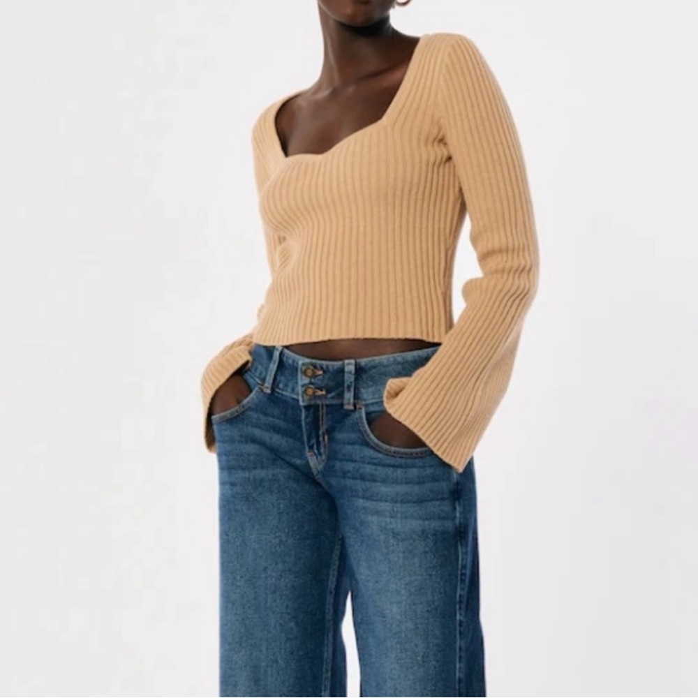 Hollister Ribbed Bell Sleeve Sweater